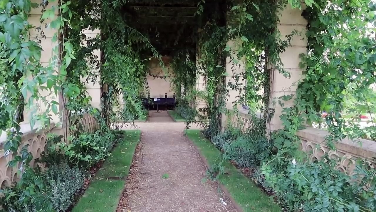 Country Retreat of Queen Victoria - Osborne House & Gardens Tour - Isle of Wight