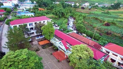 Niềm vui của học sinh vùng cao khi có nhà vệ sinh mới