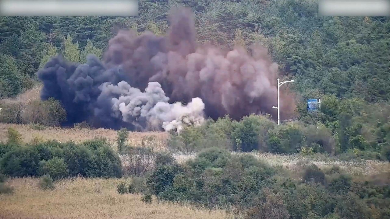 Nordkorea sprengt Verbindungsstraßen in den Süden