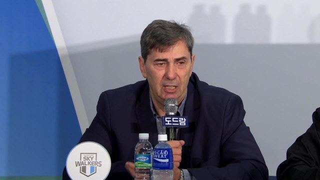 현대캐피탈이 우승 후보 ...V리그 남자부 미디어데이 / YTN