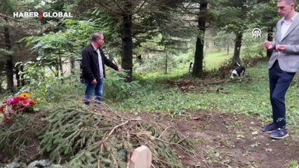 4 gün önce son yolculuğuna uğurlanmıştı: Köpeği mezarı başından ayrılmıyor