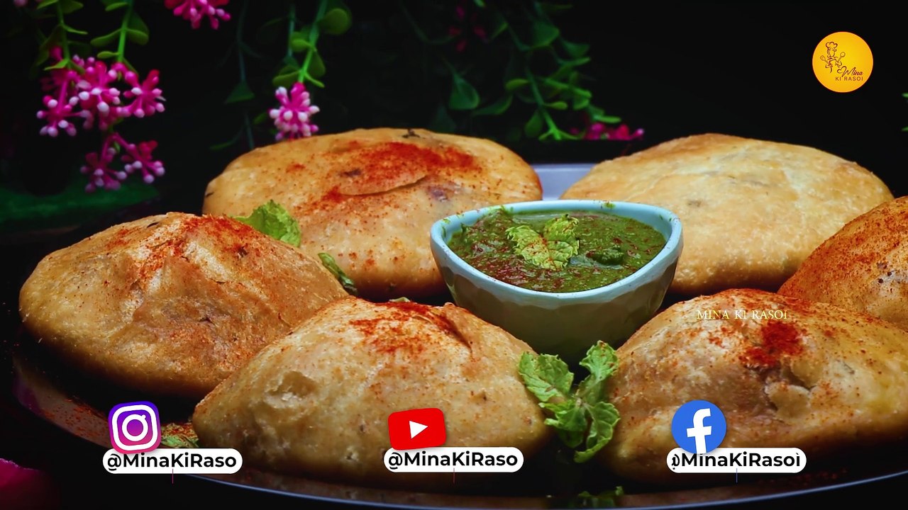 Kacche Kele Ki Kachori Recipe