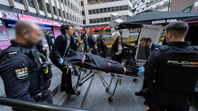 Hallada muerta una prostituta de 45 años en un piso burdel junto a la Plaza de España de Madrid: la Policía busca a un hombre que ha huido del piso