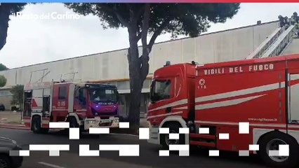 Video: l'incendio nei capannoni del Gros di Rimini