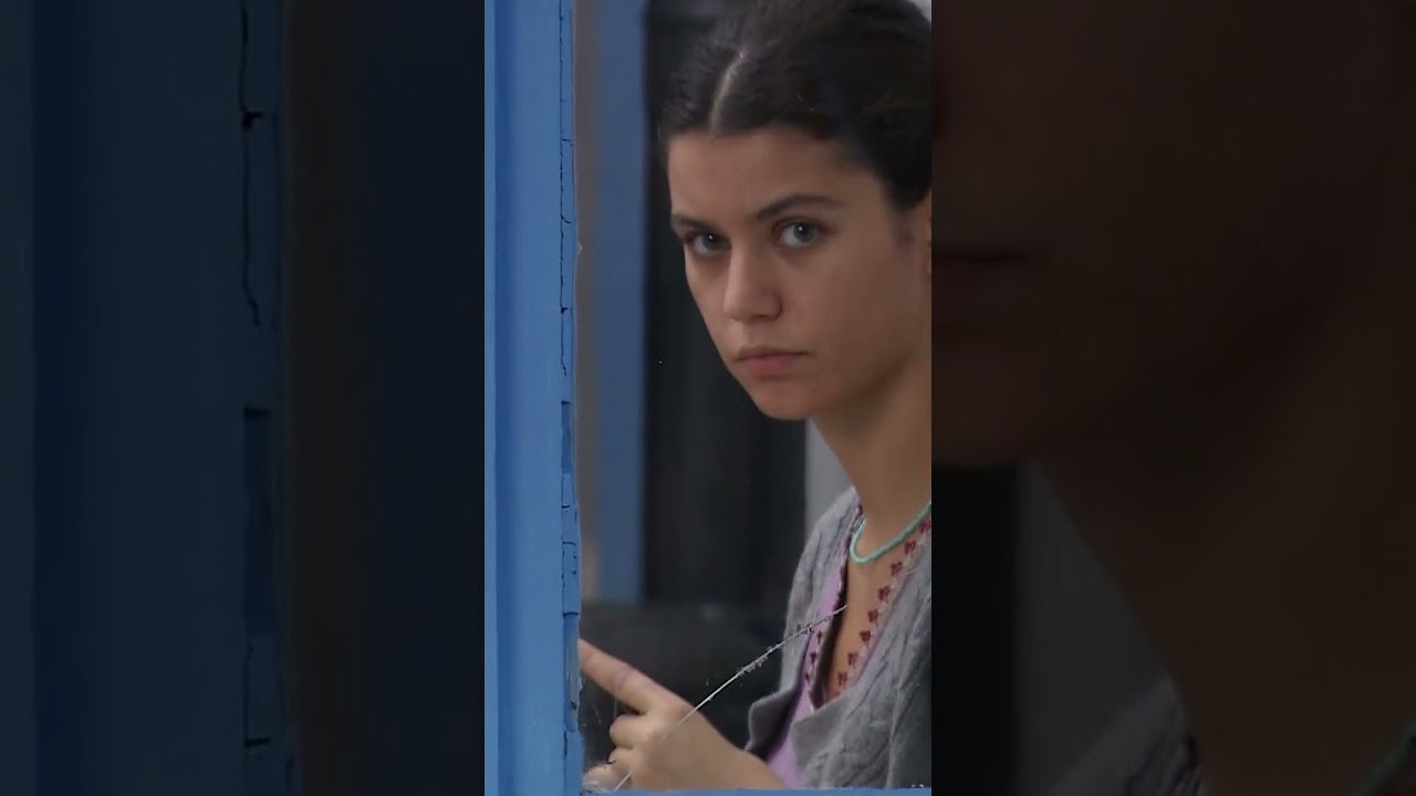 هل هي نظرات حب من كريم لفاطمة؟  | مسلسل فاطمة #shorts #fatmagülünsuçune