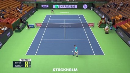 Stockholm - Moutet s'incline d'entrée