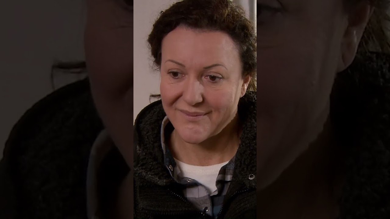 وحدة اجت تستفسر عن فاطمة  | مسلسل فاطمة #shorts #fatmagülünsuçune