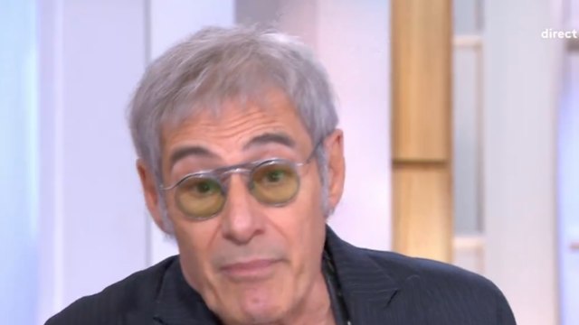 “Les joueurs ne me connaissaient pas du tout” : Gérard Lanvin raconte la projection du film “Quatre zéros” à Clairefontaine