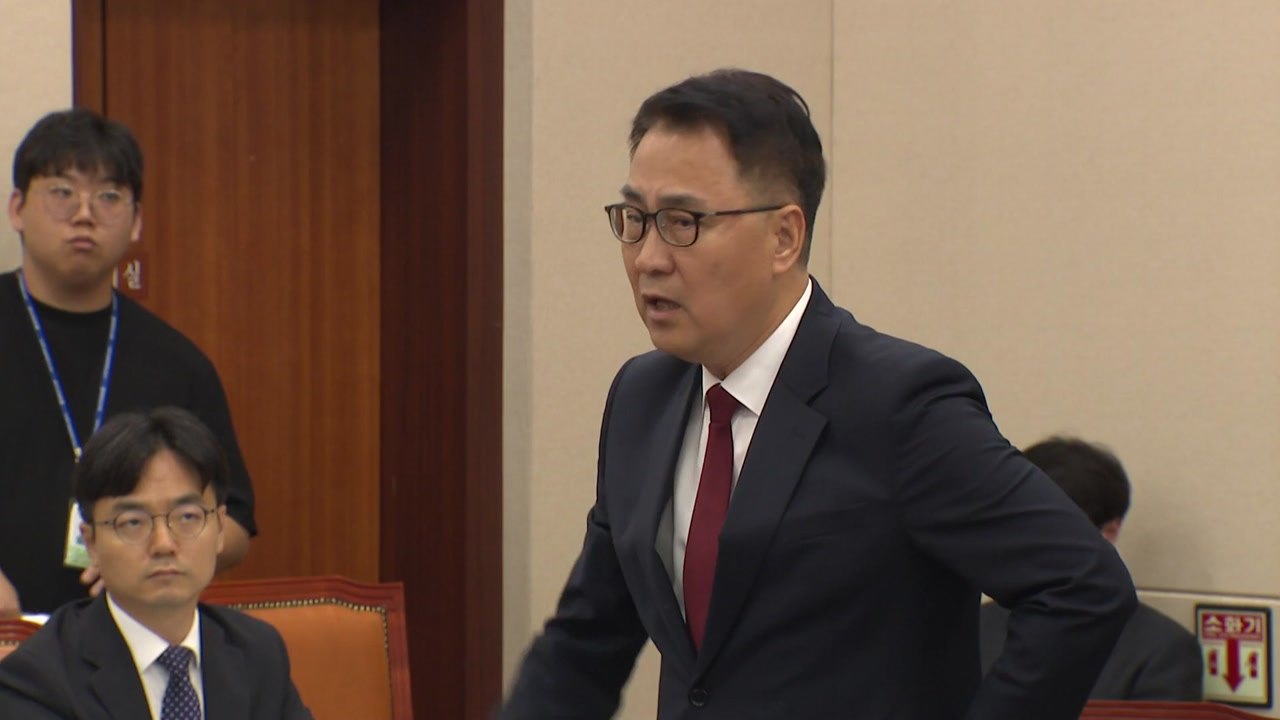 "최민희, 하니 따로 만났다"...과방위 국감 파행 / YTN