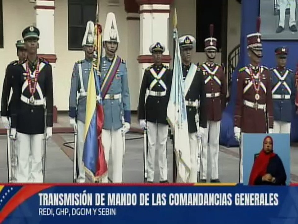 M/G Ramírez Villasmil recibe el estandarte de la Comandancia General de la Aviación Militar Bolivariana