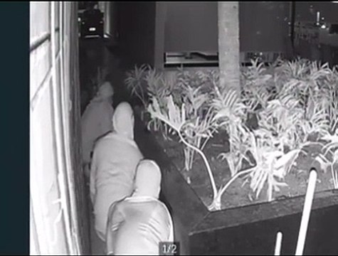 Bandidos encapuzados invadem casa no Lago Sul e agridem morador