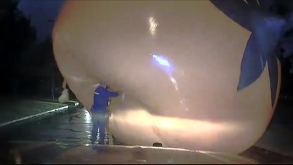 도로 막은 물건의 정체는...경찰 덮친 '핼러윈 풍선' / YTN