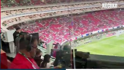 Miguel Herrera pidió que lo movieran de lugar para no estar cerca de Christian Martinoli