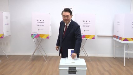 윤 대통령, 용산공예관에서 서울시교육감 보궐선거 투표 / YTN