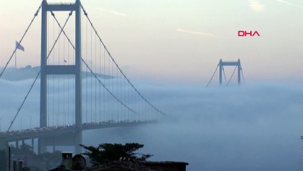 Sis İstanbul'u yuttu; megakentte göz gözü görmedi