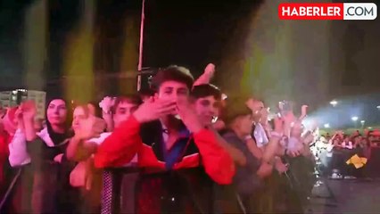 Ebru Yaşar Diyarbakır Konserinde İzleyici Rekoru Kırdı