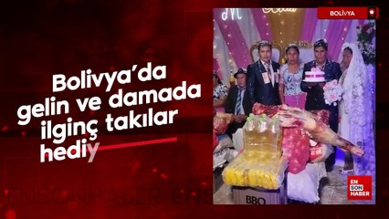 Bolivya’da gelin ve damada ilginç takılar hediye edildi