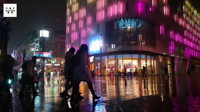 London Best Christmas Lights and Shops Displays 2023 | London’s Walking Tour [4K HDR]