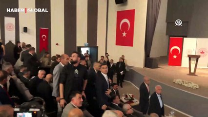 Tunceli Munzur Üniversitesi’nde deprem korkusu salonu böyle boşalttı