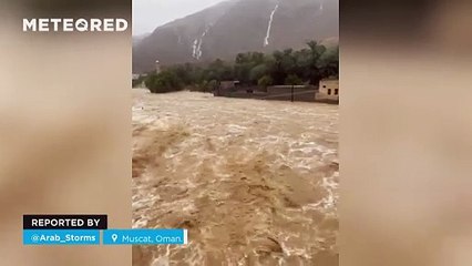 Las fuertes lluvias causan graves inundaciones en Muscat, Oman.
