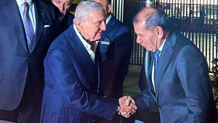 Rahmi Koç ve Dursun Özbek’in esprili diyaloğu açılışa damga vurdu: "Bankaya gider gibi gelmişsiniz"