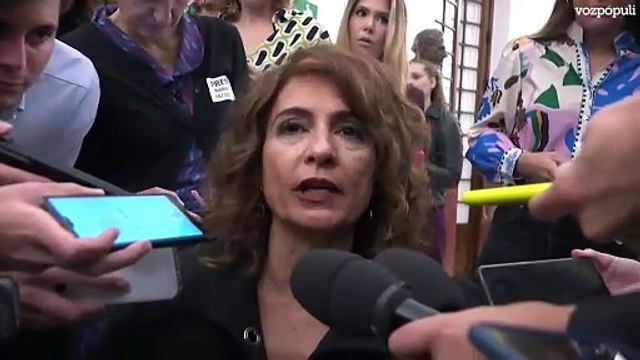 Montero vuelve a hablar de Ayuso en el pasillo del Congreso