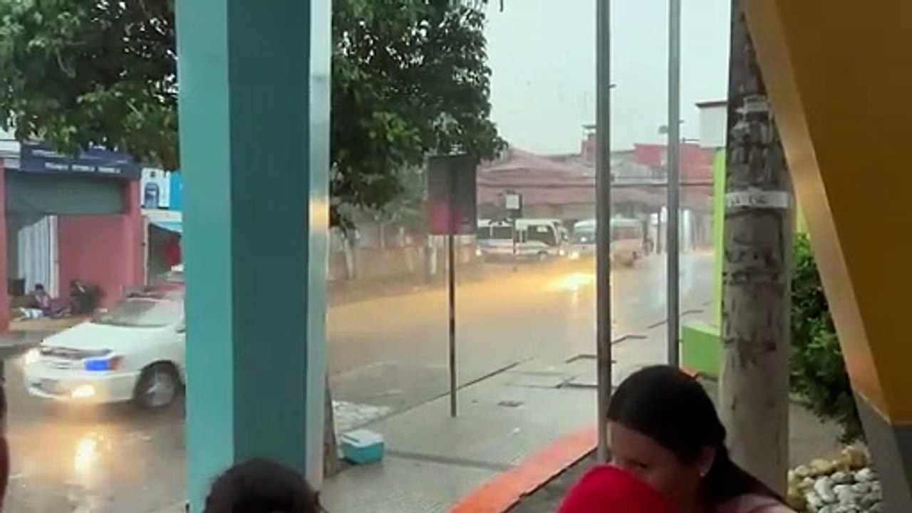 llueve en scz