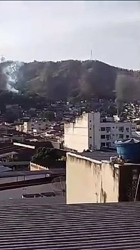 Intensa troca de tiros entre PM e bandidos assusta moradores de Madureira