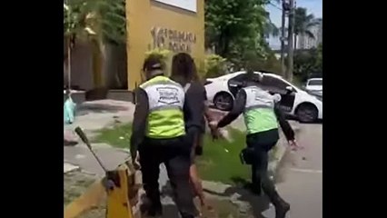 Morador de rua que viralizou por ‘morar na Barra’ é preso