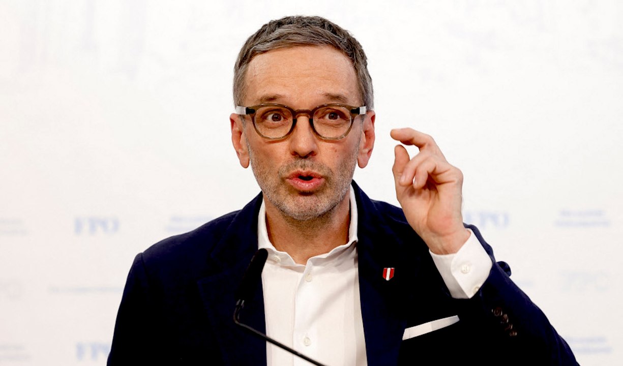 Kickl attackiert Nehammer und umwirbt ÖVP