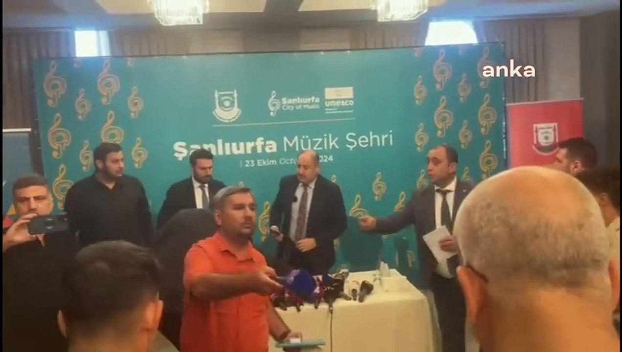 Şanlıurfa Büyükşehir Belediye Başkanı Gülpınar depreme basın toplantısında yakalandı