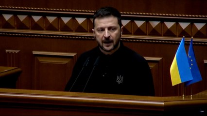 Zelenski presenta al parlamento ucraniano su plan de victoria: invitación a la OTAN, reforzar las defensas y negativa a ceder territorio