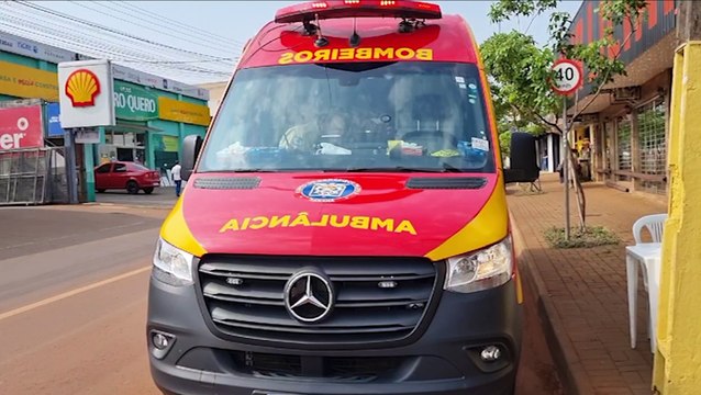 Mulher prende a mão no cilindro e precisa ser socorrida pelo Corpo de Bombeiros