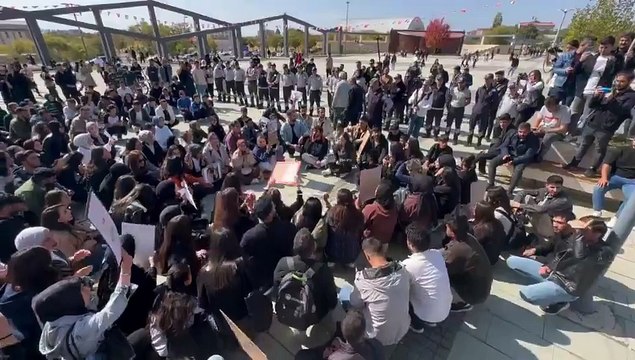 Rojin Kabaiş'in anısına oturma eylemi: Adalet istiyoruz