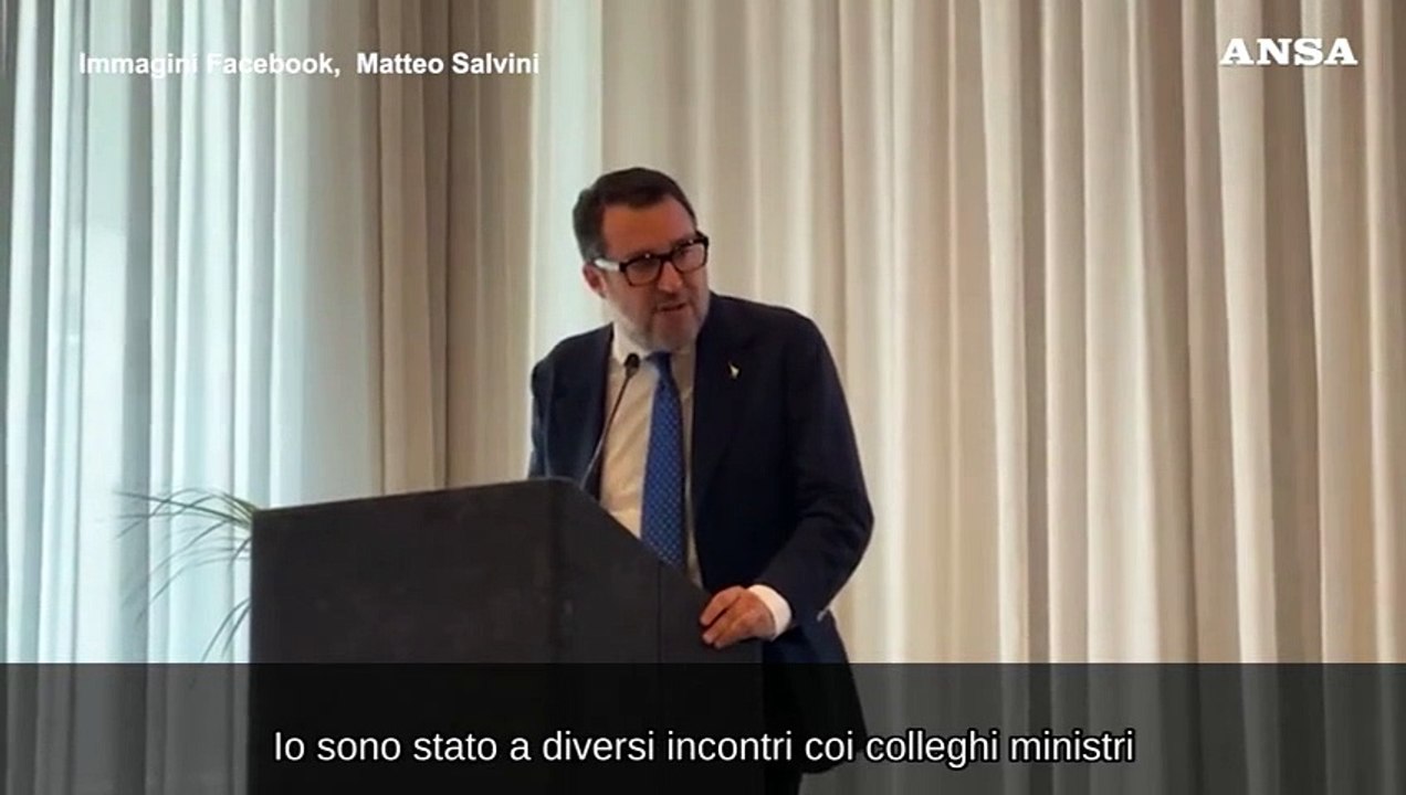 Salvini: "Il dibattito sul Ponte sullo Stretto e' un delirio solo italiano"