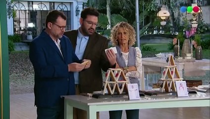 Damián Betular rompe accidentalmente la torre de galletas en Callejero Fino 🍪