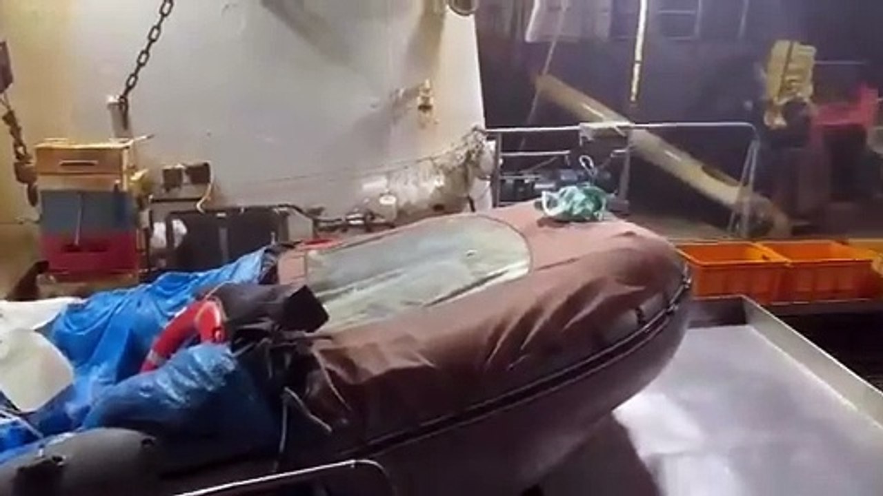 Video: Náufrago sobrevive más de dos meses a la deriva gracias a su sobrepeso