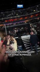 ¡Momento de tensión! Nick Jonas huye del escenario tras ser apuntado por un láser en pleno concierto