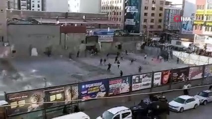 Van’da Meydan Savaşı: Polis Havaya Ateş Açtı