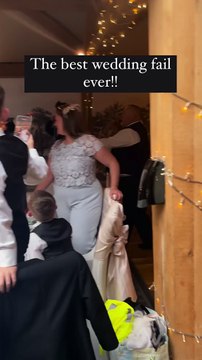 The stuff I see at weddings never fails to surprise me. One of the funniest moments I’ve experienced. Wha...@whitehartlydgate @whitehartweddings Non boring wedding photography 99% unposed photos More than just a wedding phot