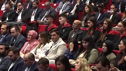 Bakan Bak: “Ülke, dünya, hak, hukukla ilgili konuları spor ile güzel bir şekilde ifade ediyorsunuz”