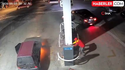 Kütahya'da Akaryakıt İstasyonunda Otomobil Alev Aldı