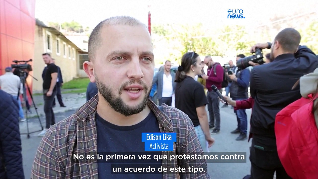 Activistas albaneses protestan contra el envío de inmigrantes a Albania
