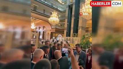 CHP Genel Başkanı Özgür Özel'e El Yazması Kur'an-ı Kerim Hediye Edildi