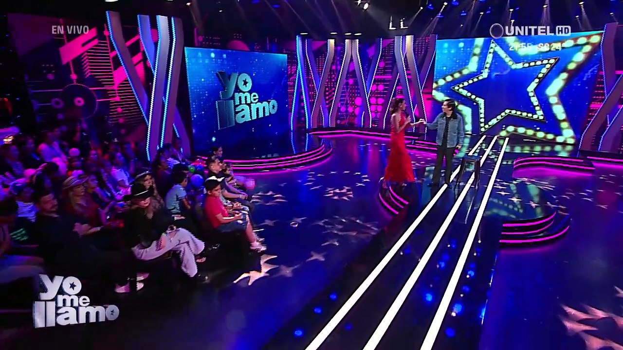 El imitador de Manolo Otero inició la gala con el tema ‘Todo el tiempo del mundo’