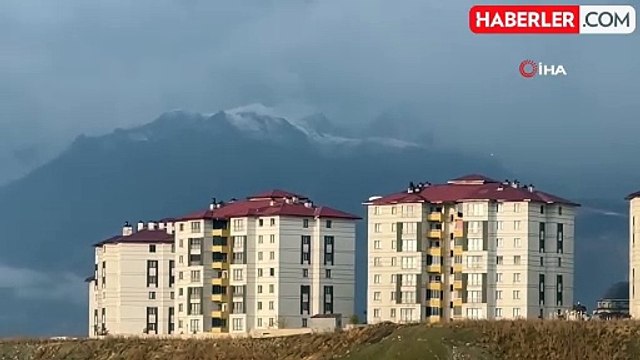 Cilo Dağı Kışa Hazır: Kar Yağışıyla Beyaza Büründü