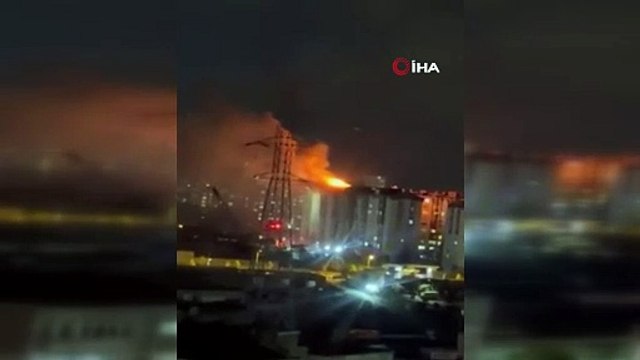 İstanbul'da büyük yangın: Alevler geceyi gündüze çevirdi
