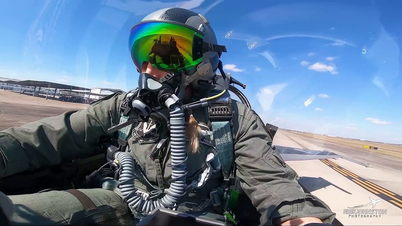 F-16 Viper Demo Wings Over Houston | Incredible Aerial Stunts and Precision Flying at Wings Over Houston Air Show