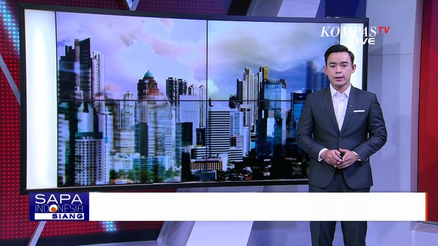 Detik-Detik Petugas Damkar Evakuasi Ular Piton Sepanjang 3 Meter di Kandang Ayam Milik Warga