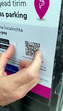 Un faux QR code collé sur une borne de payment de parking... Arnaque du jour